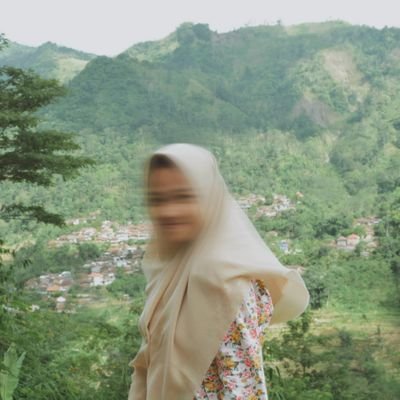 raisyrr's profile picture. new acc😚