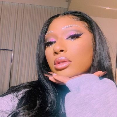 hi this account is dedicated to posting pictures of megan thee stallion , follow us and activate as notifications!
