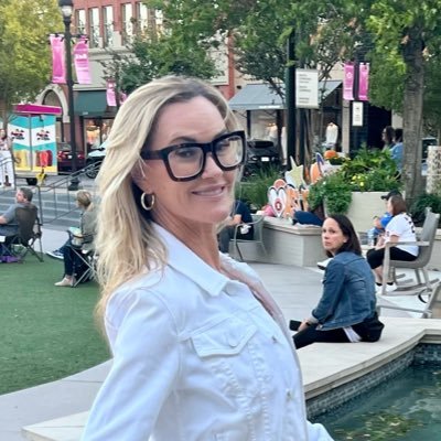 JenntotheH's profile picture. Writer, editor, party animal, dog cuddler, traveller, F1, martial artist, golfer, vanity warrior, sports fan.