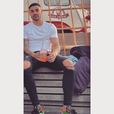 Instagram : @rikkidiz #GlazersOut #WoodwardOut . Player of @WWFC_SUNDAY 🟢⚪️