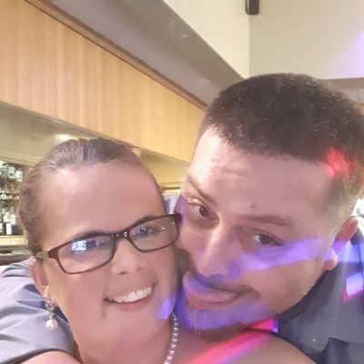 i am a fun loving kind caring person outgoing fun to be around untill u mess with my family thn thts whn u see a different side tht comes out of me
