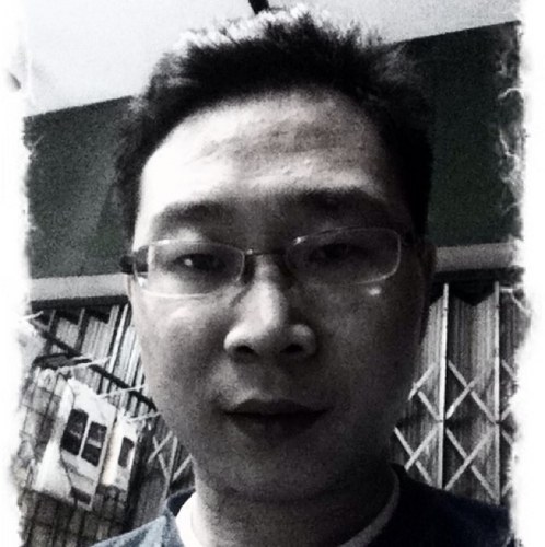 chiesouw's profile picture. Man with glasses and tech freak