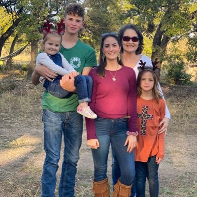 mickan_s's profile picture. Love God and so thankful for my beautiful loving family, my precious little animals and his many blessings.