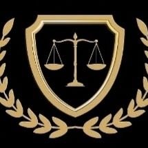 Estudiante de Derecho - exatleta - felizmente casado- crítico intelectual