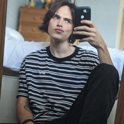 max_collis's profile picture. 🥶