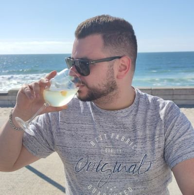 tiiago_pacheco's profile picture. When life gets blurry adjust your focus.