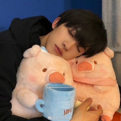 _haitang04's profile picture. #INTO1 #BFZY nation #博君一肖 #陈檀佳酿 #苏芮琪