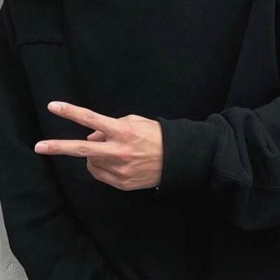 999qqqQ10's profile picture. 