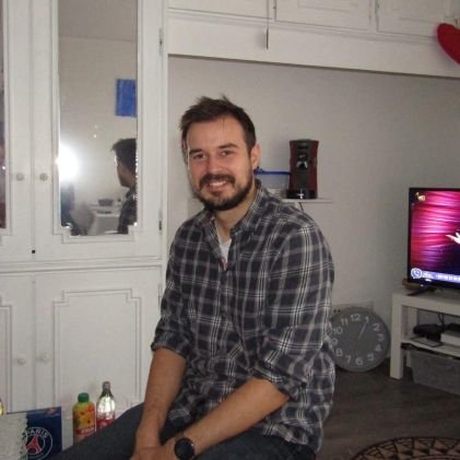 SerbianAleksL's profile picture. Professeur en lycée pro (lettres-histoire). Amoureux des chats et pourfendeur du néolibéralisme 🔴