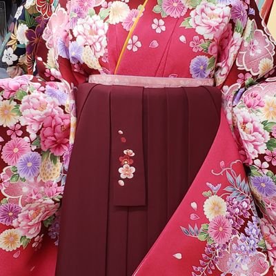 majimanjimememe's profile picture. もう老後のお金まで貯め終わったので看護師休業中。お休み中に土地家屋調査士 取得しようか迷っている。株・投資ではかなり稼がせて貰っているけど、FXには懲りた民🙋‍♀️笑