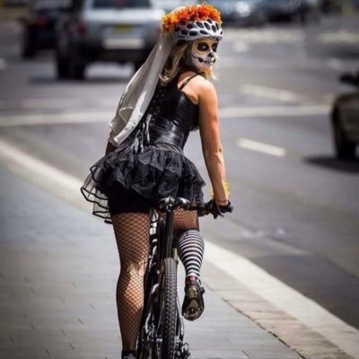 Prefiero el amor que la guerra y estoy en contra de la violencia 🏃‍♀️💨 🚲