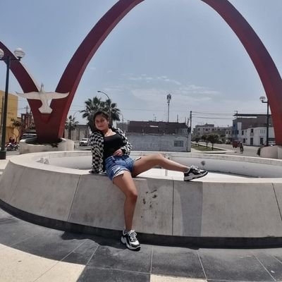 Karen_medina17's profile picture. “If you can dream it, you can do it🍂”