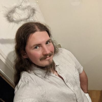 Eisflan's profile picture. aka Mama; Guy from Munich. Fiance of @Flauschebauch | offen | ehrlich | herzlich | kinky | poly | for NSFW stuff follow @Kussflittchen | Hufflepuff 💛