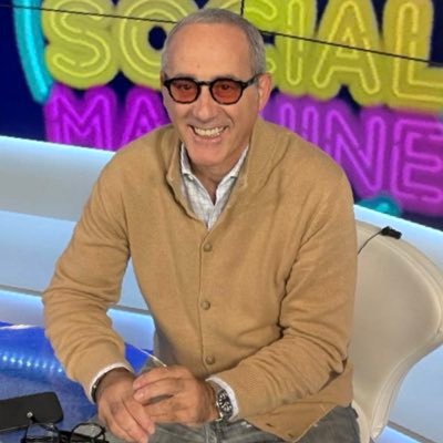 p_passodopo's profile picture. Comunicatore Seriale - 1 moglie 1 figlio 1 🐈‍⬛ Progetti di Comunicazione per Aziende-Promoter Radio-Tv- +393356542916 info:labozzettaumberto@gmail.com