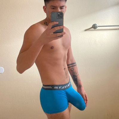 erickstuardo11's profile picture. Soy un ser deceoso de tus besos y caricias