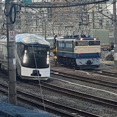 鉄道好きで特にE235系と、しなの鉄道が好きです。ちなみにエヴァンゲリオン、東方も好きです(笑)Youtubeやってます。よかったら見ていってください！クレーンゲーム上手な方ですw