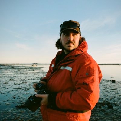 Freelance visual journalist. Words and images in @cbcnorth, @globeandmail, @cangeo, @thenarwhalca, @canadianpress, @nunatsiaqnews, @hakaimagazine.