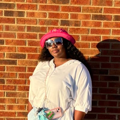 yea_indy's profile picture. 1908💕💚| Bridal Consultant| Educator |Pretty is a understatement 🖤