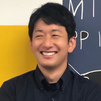 琉球ゴールデンキングス NBA などなど徒然に呟いてます。 滋賀県出身、横浜市在住、キングスブースター歴2009/4〜 年2回沖縄で観戦してます。 大学で政治学を学んだことをきっかけに行政、外交にも一定興味持ってツイートしてます。バスケはアグレッシブ、政治学はコンサバです。