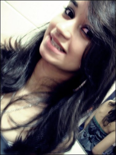 I'm Natty Oliveira .. I' have 16 years old ... I love my friends and my boyfriend *-* ... And if you want to know  more  follow me *-*