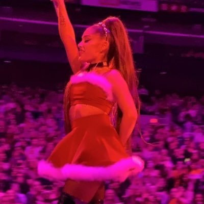 this is a safe place for ariana stans🥰✨ ———— ran by @nastyIynch :)