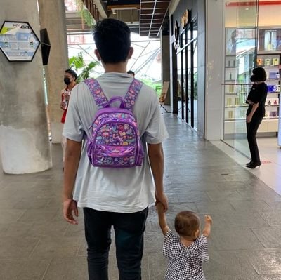 AriWardana's profile picture. You don't know who i am