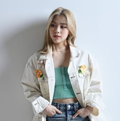 Rosesss05's profile picture. 🖤