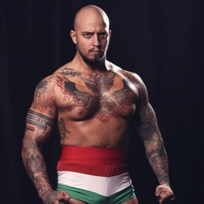 Pro-wrestler based in Budapest, Hungary 🇭🇺  one half of the Arrows of Hungary tag team🏹, AMBOSS⚒️ @ring27brand