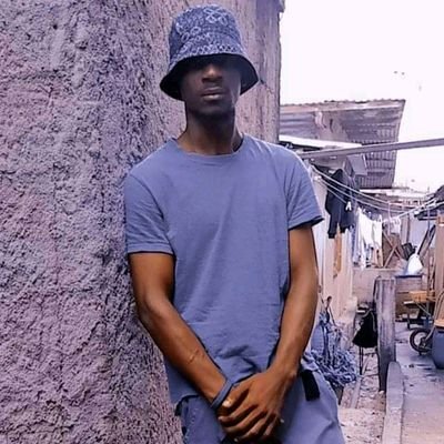 Danny68693349's profile picture. sache.. le la vie c'est pas le l'ait