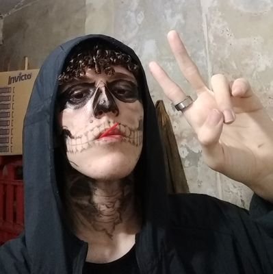 ele/ela - bi não binário escutadora de numetal e botafoguense - sso, ufes