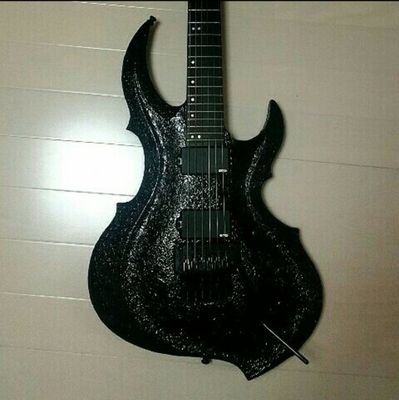 Xx8svGffrw9pCZz's profile picture. CODで(一応)野良@CLANというクランのクラマスしてまーす。一応ランク上げだけはガチでやって、後は普通に楽しんで遊んでまーす！(本垢乗っ取られたのでサブ垢で程々に頑張ります)趣味はギターです(笑)(ちなみにベースも弾けます)　　　
相方🤝→@794marisa
仲良しメンバー✨→@p_anarchy