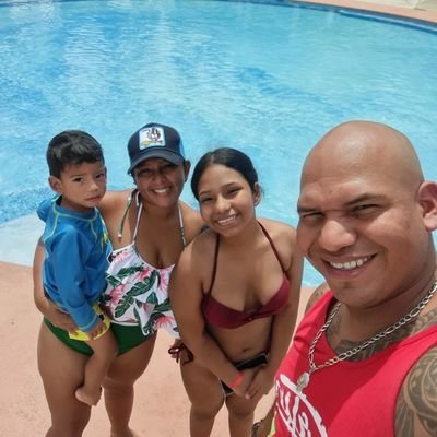 Hellen Ivana💜
Aneth Valentina👼
Iván Matteo 👣
#MiFortaleza #StayStrong💪