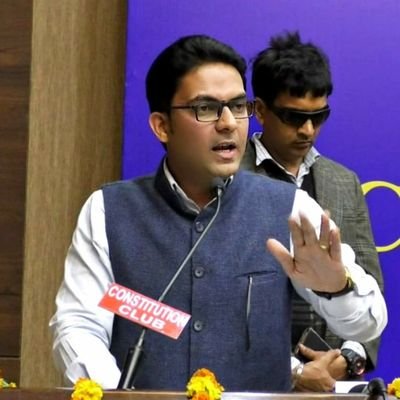 Founder @Dnnhindi @betterdelhi4us | Journalist | Ex - @airnewshindi
Ambedkarite |
Political Analyst | Media Panelist | Translator | Media Fellow @Uni_of_Essex