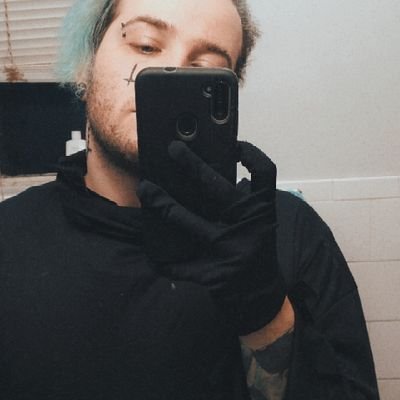 themostsadboyyy's profile picture. original Sadboy™
https://t.co/15gKDWgTxl watch me suck at call of duty.