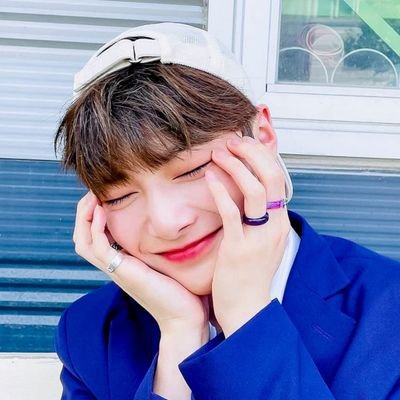 Físicamente en mi cama mentalmente pintando con Hyunjin 💖
Tratando de ser activa 🐣
LoveStay ◍✧*.゚+ 01 line ⟵
thinking about @Stray_Kids
all the time ɞ