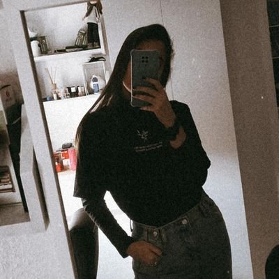la chica que tenía miedo al cambio, cambio tanto que da miedo. candado: @cxrlamidades