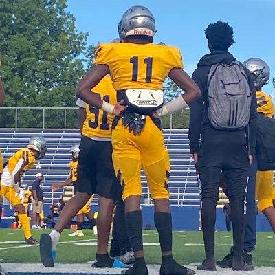 EHS ’23 💛💙 S/RB/ATH 6’2” 185lbs 3.0 overall GPA ig: @jxrdxn.11 Contact: jedwards120604@gmail.com (216)313-1183