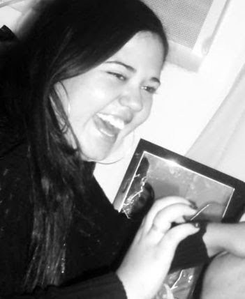 TO ME AFASTANDO DE TUDO QUE ME ATRASA,ME ENGANA , ME SEGURA
E ME RETÉM , FUI SER FELIZ , E NÃO VOLTO s2