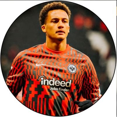 Fussballfan, speziell Frankfurt! 
Oftmals Fussball, manchmal anderes aber immer mit guter Laune!
Music makes me happy I
Musiala🤩
Privat-Account @GeheimerJustus