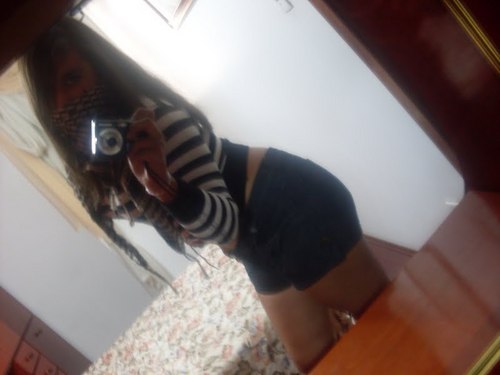 13 anos ,namorando!! 
menina que te encanta,garota que te fascina e mulher que te enlouquece!!! quer saber mas segue aii