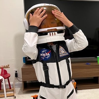 ThatTony2's profile picture. The little fan's name is Fan.

fantesla.eth
fanspacex.eth

FAN-Tastic!