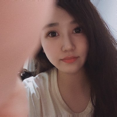 loomboo05's profile picture.