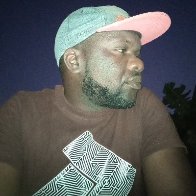 GadaffyOmar's profile picture. A vida do Professor