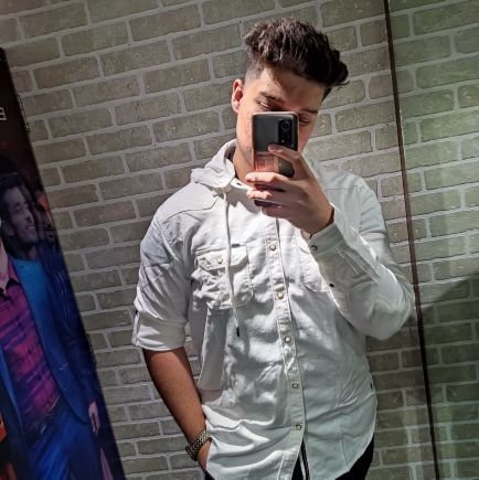 Semi-Pro Video editor & Graphic Designer