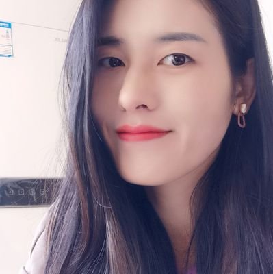 Ivy57431340's profile picture. happiness