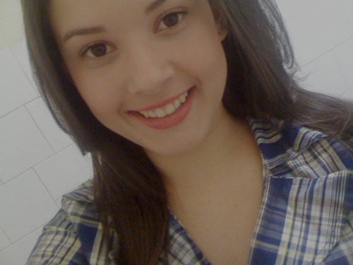 Você sabe meu nome, não minha história. Você sabe a cor dos meus olhos, não o que eles já viram. Então não sinta-se no direito de me julgar.