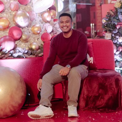 iAmHotChoco's profile picture. Owner of #TheBlackInk | Marketing Officer | At Home Cook | Pasta Lover | Sagi | Frustrated Broadway Actor | ENFP | Isko | Halcyon 💙❤️