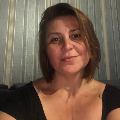 Librianja 😇, Mãe de gato(s), Sommelier de sarna pra se coçar, Especialista em más escolhas, Agente do Caos