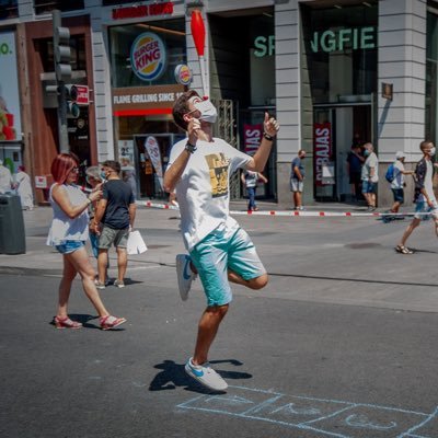Aero y ahora energías ~ “Bajo los adoquines, la playa!”🌍✊