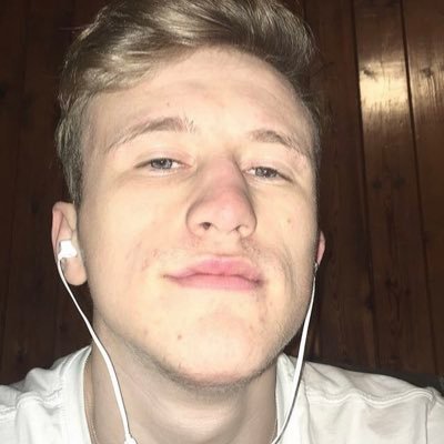 CharlieVHAUS's profile picture. 26 wannabe Small Streamer made Twitter as  Looking to expand my reach and make my dream of being a streamer a reality. All support is welcome. Arsenal ⚽️ MMA